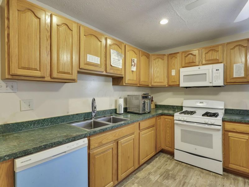 4623 Langley Avenue , Columbus, OH 43213 Photo 8