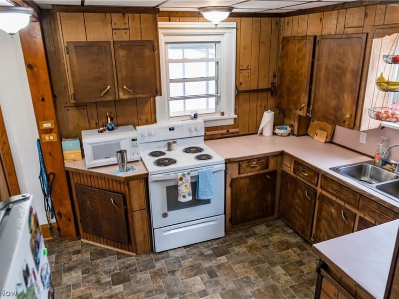 304 E Russell Avenue , West Lafayette, OH 43845 Photo 14