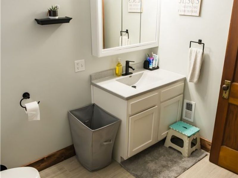 304 E Russell Avenue , West Lafayette, OH 43845 Photo 4