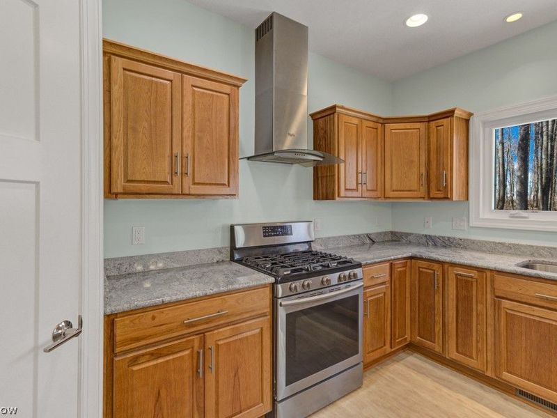 15 Ontario Trail, Malvern, OH 44644 Photo 10