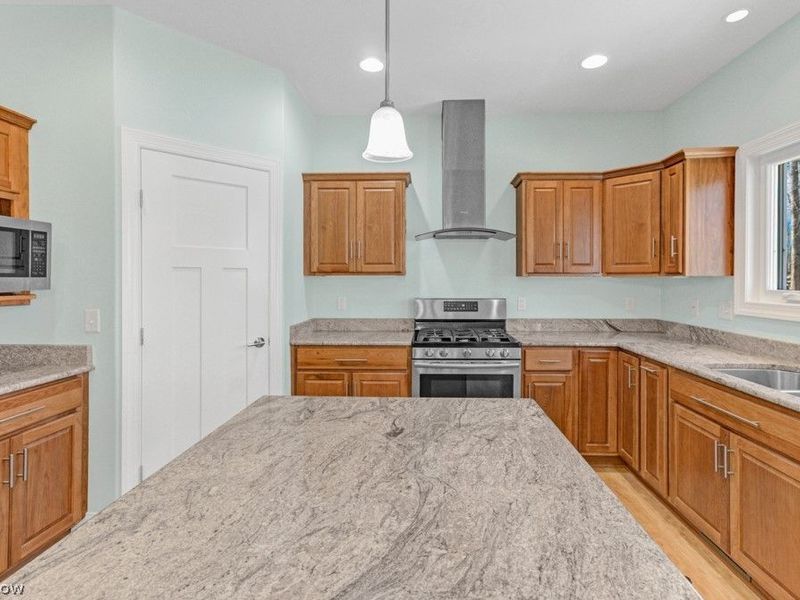 15 Ontario Trail, Malvern, OH 44644 Photo 13