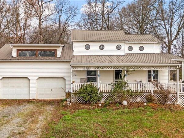 966 Chestnut Grove Rd, Dandridge, TN 37725