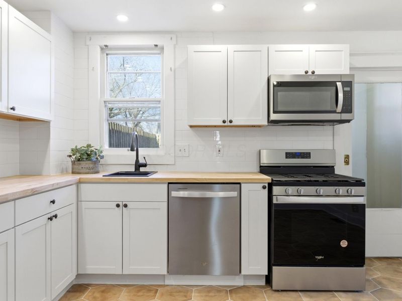 210 E Blake Avenue , Columbus, OH 43202 Photo 19