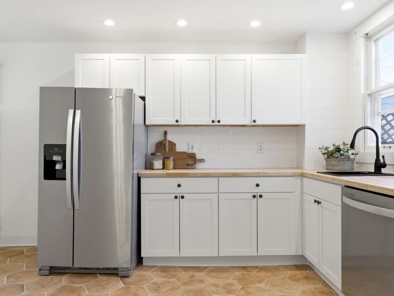 210 E Blake Avenue , Columbus, OH 43202 Photo 20