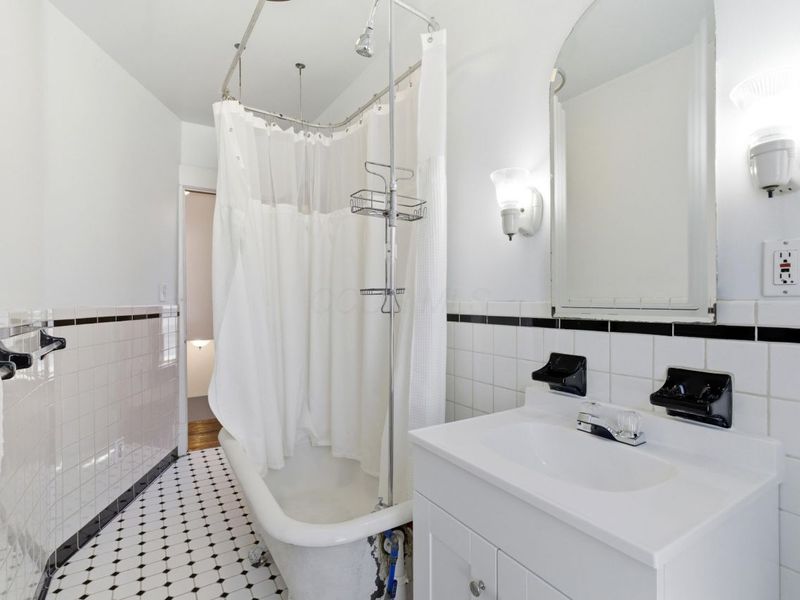 210 E Blake Avenue , Columbus, OH 43202 Photo 40