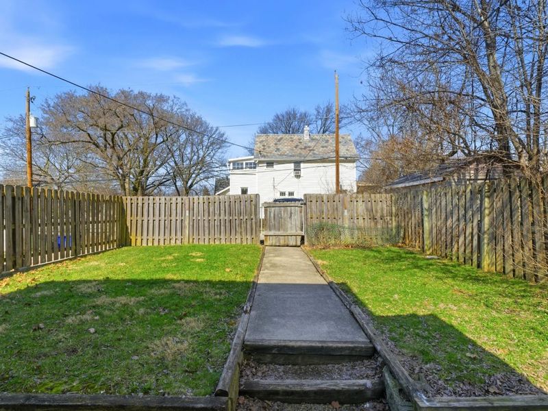 210 E Blake Avenue , Columbus, OH 43202 Photo 8