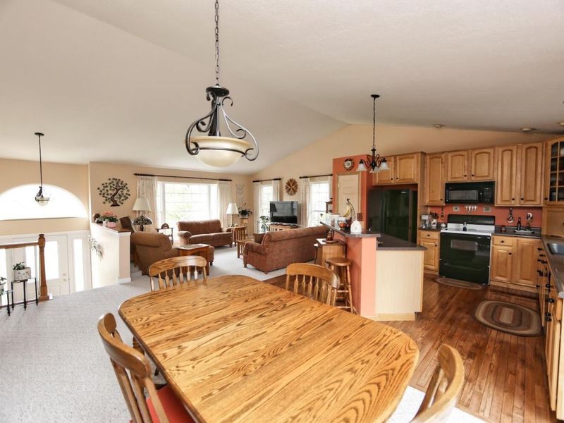 2568 Apple Valley Drive , Howard, OH 43028 Photo 11