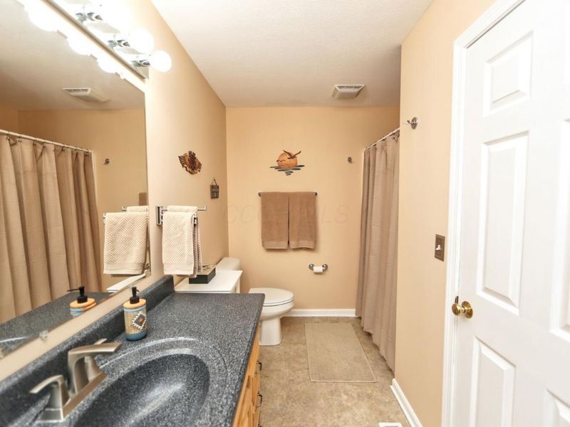 2568 Apple Valley Drive , Howard, OH 43028 Photo 20