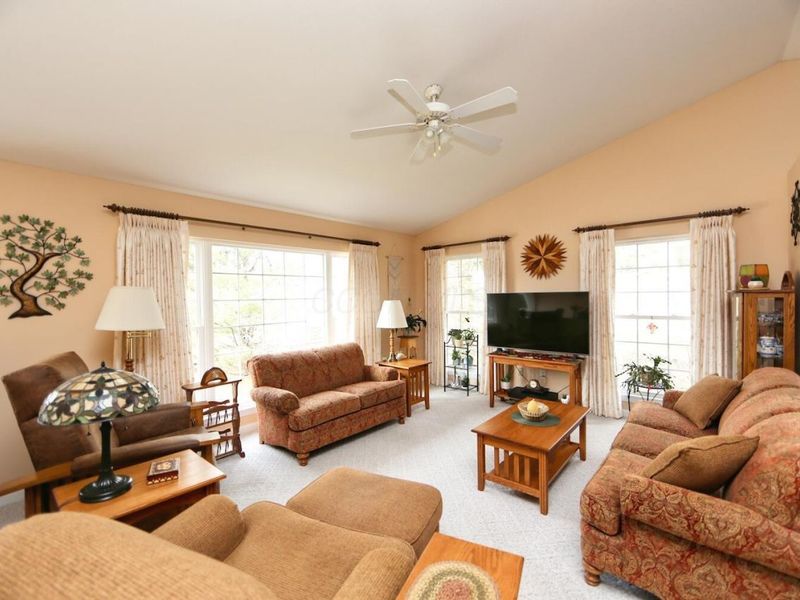 2568 Apple Valley Drive , Howard, OH 43028 Photo 5