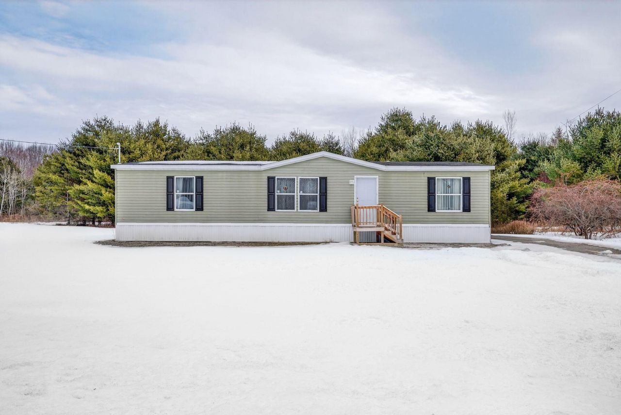 111 Rosewood Drive, Farmington, ME 04938 Main Photo