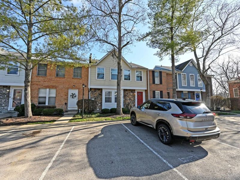 844 Woodlyn Drive S, Cincinnati, OH 45230 Photo 2