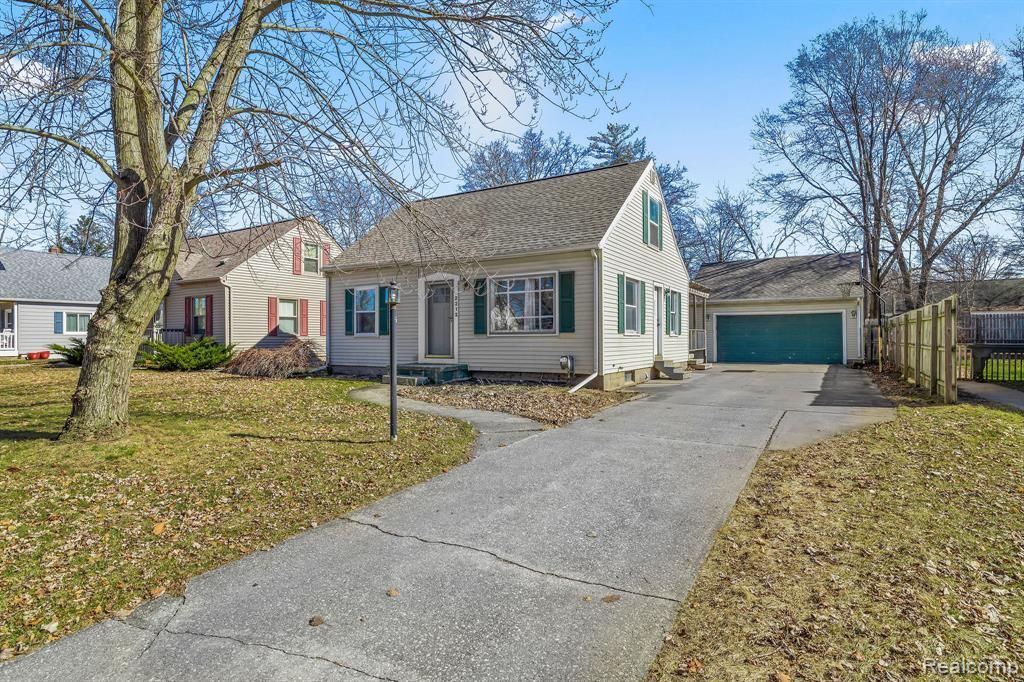 2212 Virginia Street, Midland, MI 48642 Main Photo