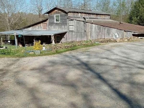 262 Hiwassee Rd, Crossville, TN 38572