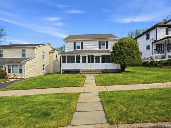 490 Carol Place, Pelham, NY 10803