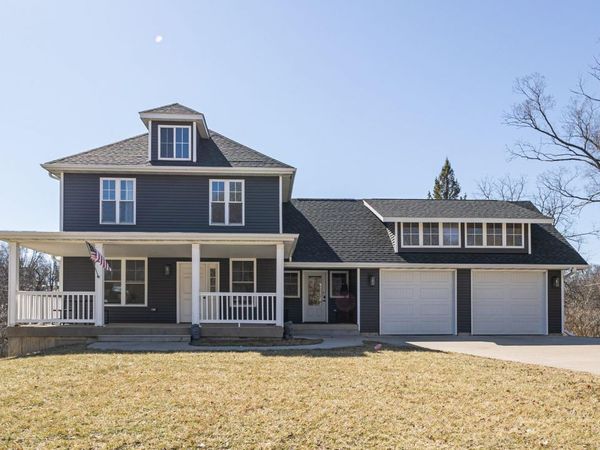 1175 Sunset Drive, Platteville, WI 53818