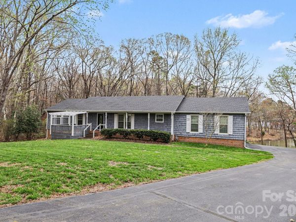 3908 Oak Hollow Court, High Point, NC 27265