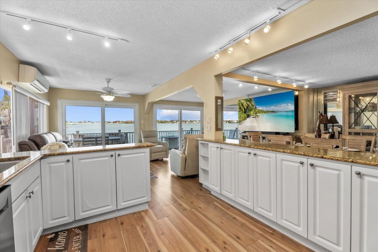 33 N Starboard Drive, Venice, FL 34285 Photo