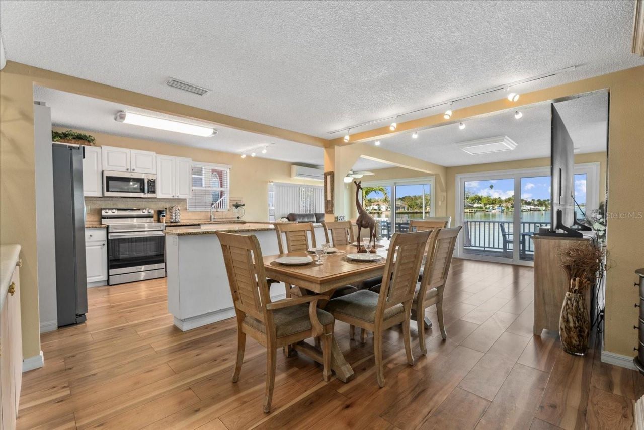 33 N Starboard Drive, Venice, FL 34285 Photo