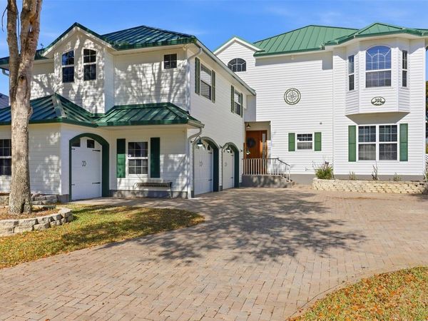 300 NW 12TH AVENUE, CRYSTAL RIVER, FL 34428