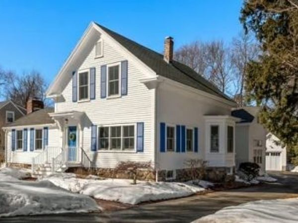 103 Oak St, Reading, MA 01867