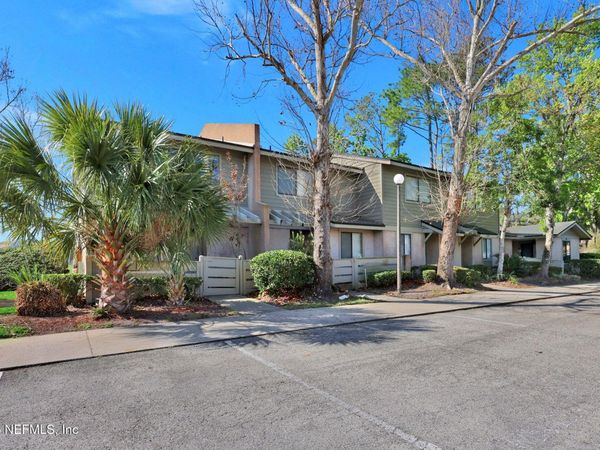 7701 BAYMEADOWS Circle, Unit 1011, Jacksonville, FL 32256