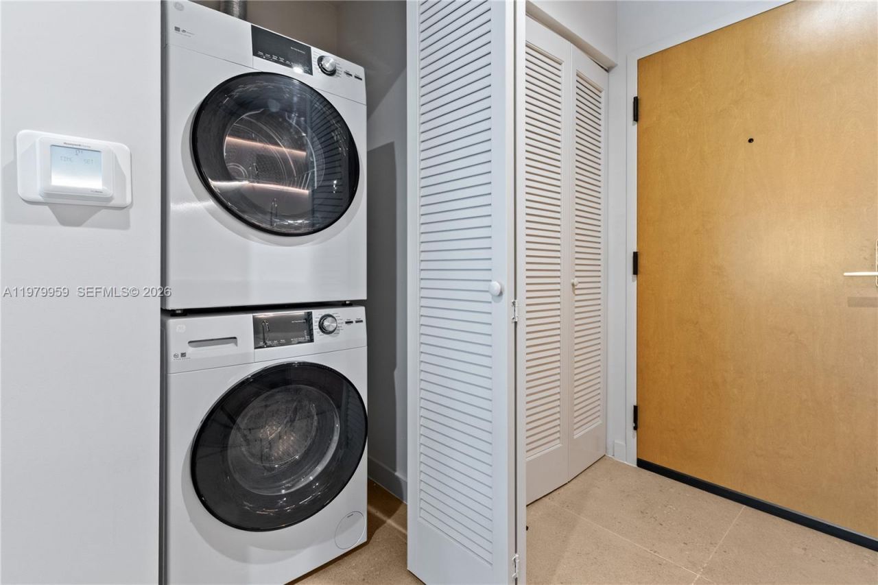 11 NE 6 St, Unit 910, Miami, FL 33132 Photo