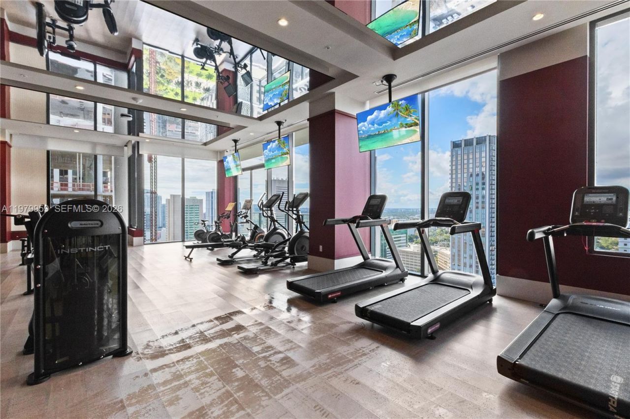 11 NE 6 St, Unit 910, Miami, FL 33132 Photo