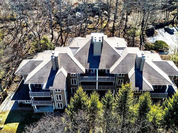 2084 STONE RIDGE CONDOS, WINTERGREEN, VA 22967