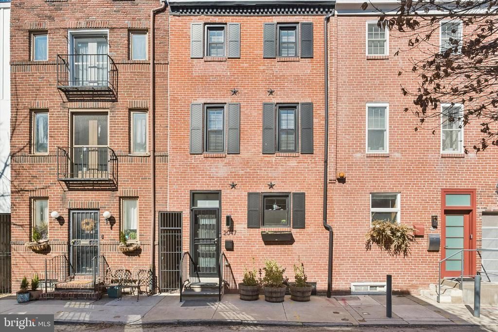 2047 Waverly Street, Philadelphia, PA 19146 Main Photo