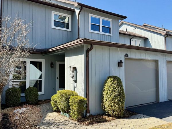 14 Pond Drive E, Rhinebeck, NY 12572