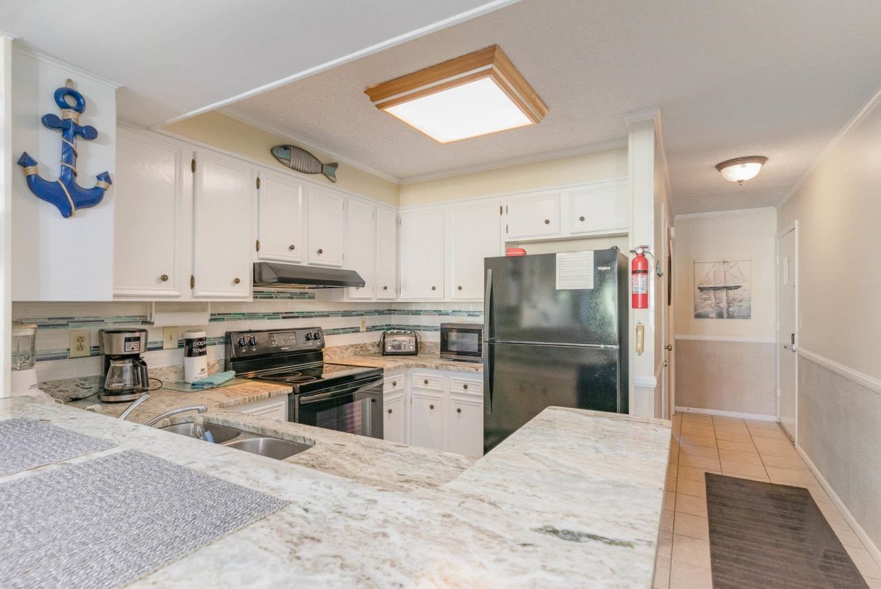 9581 Shore Dr. Photo 11