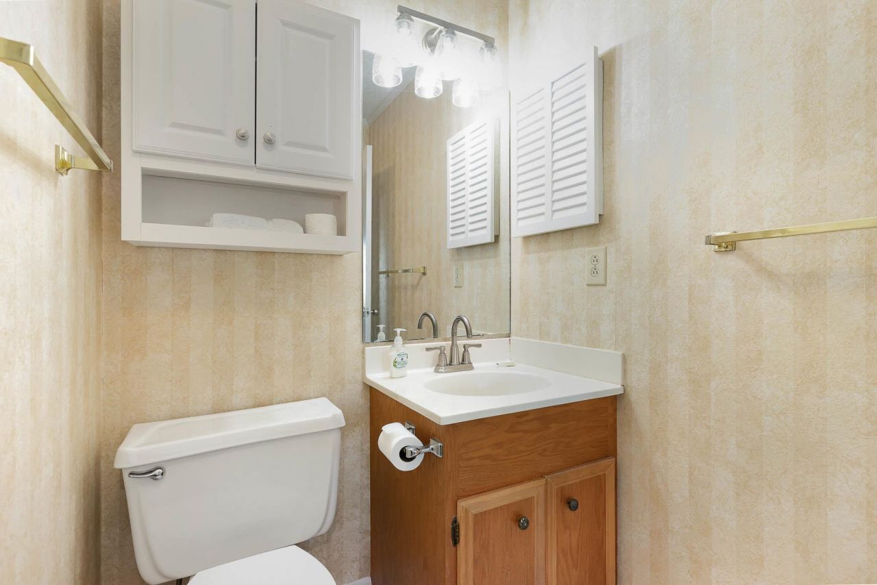 9581 Shore Dr. Photo 23