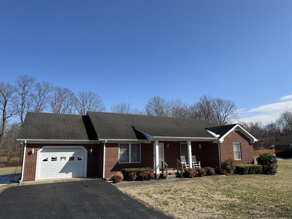 160 Cherokee Drive , Scottsville, KY 42164