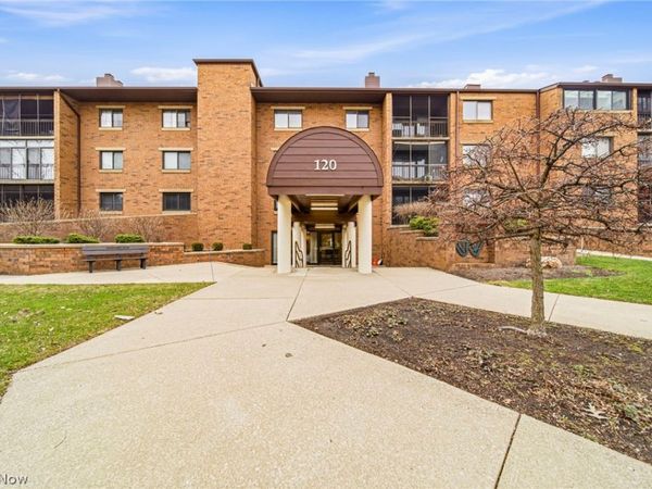 120 Fox Hollow Drive , Unit 307, Mayfield Heights, OH 44124