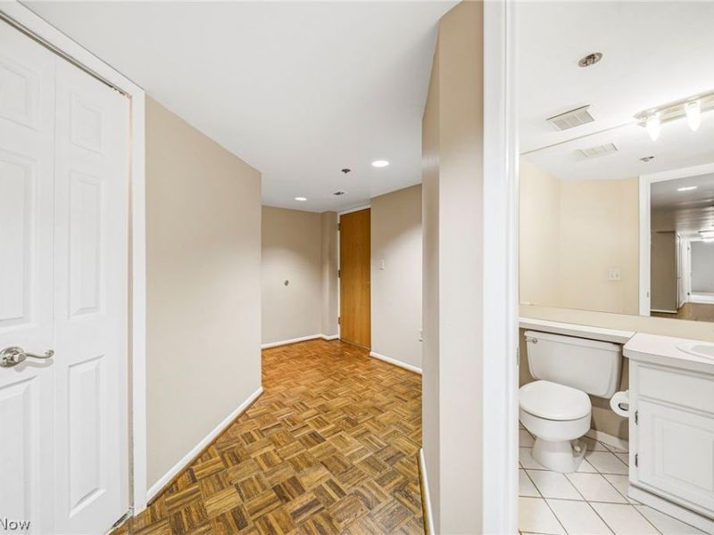 120 Fox Hollow Drive , Unit 307, Mayfield Heights, OH 44124 Photo 18