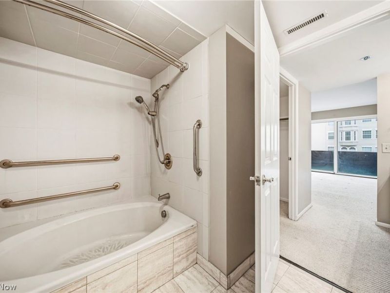 120 Fox Hollow Drive , Unit 307, Mayfield Heights, OH 44124 Photo 32