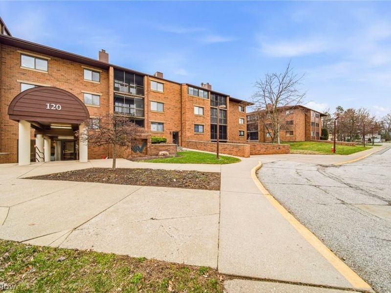 120 Fox Hollow Drive , Unit 307, Mayfield Heights, OH 44124 Photo 38