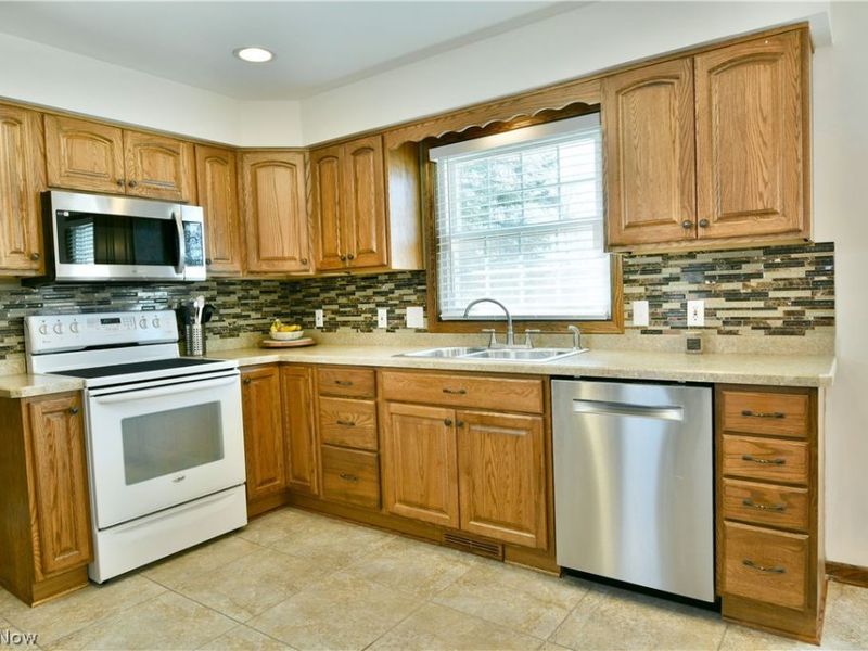 8536 Four Seasons Trail , Youngstown, OH 44514 Photo 17