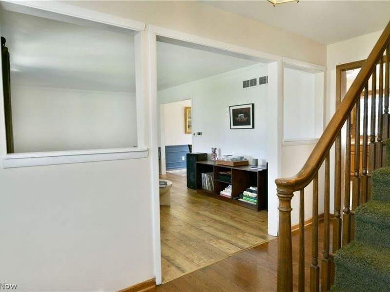 8536 Four Seasons Trail , Youngstown, OH 44514 Photo 3