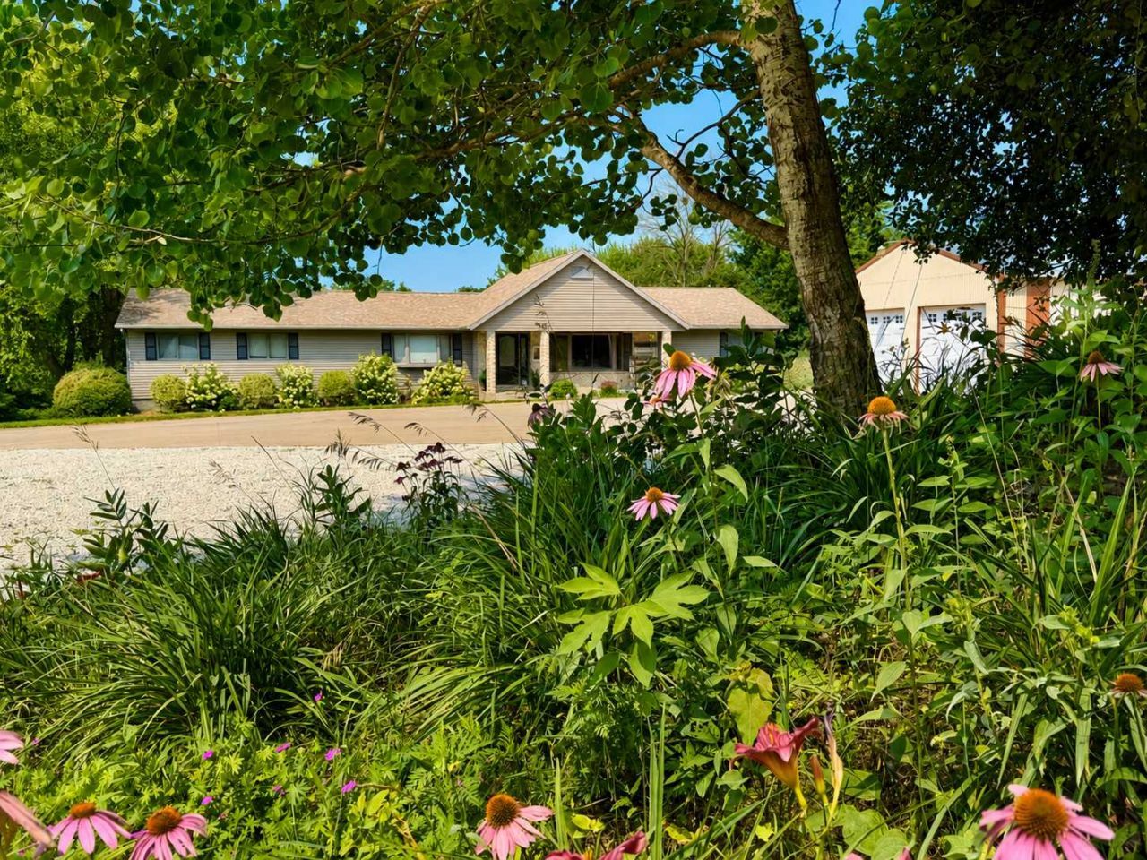32337 Juniper Road, Chatfield, MN 55923