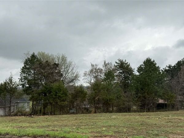 2813 N Louisville Avenue , Russellville, AR 72802