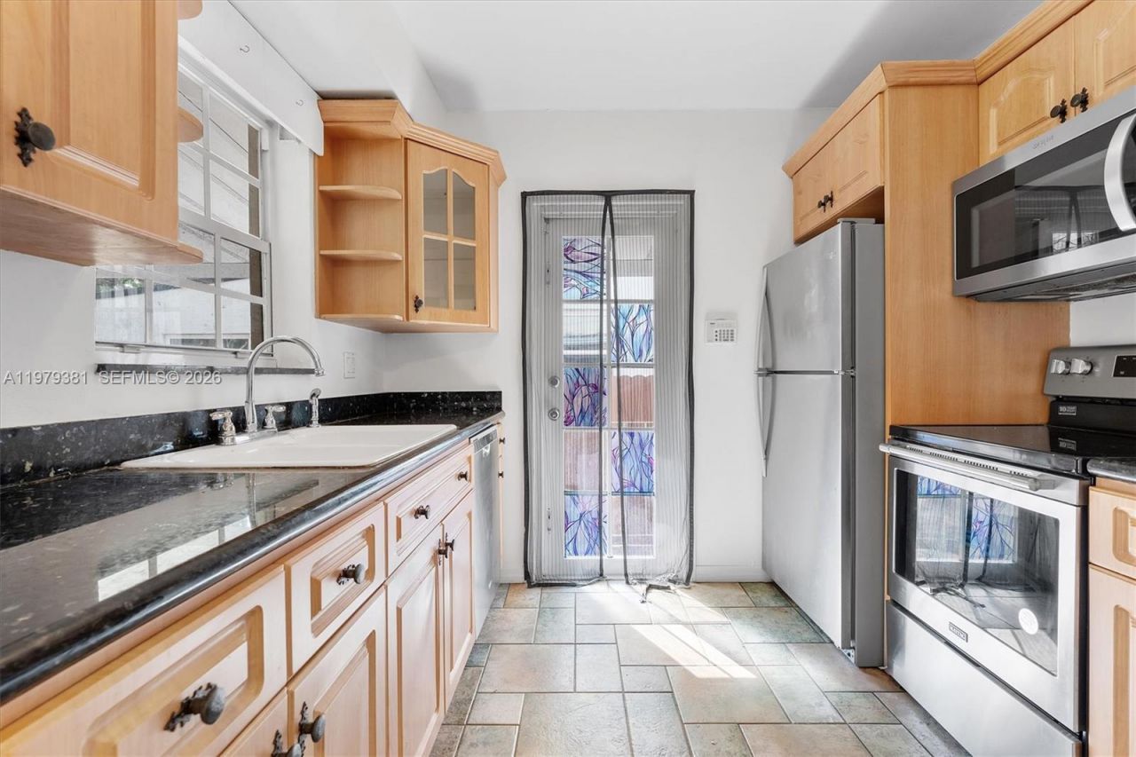 2508 SW 19th Ter, Miami, FL 33145 Photo