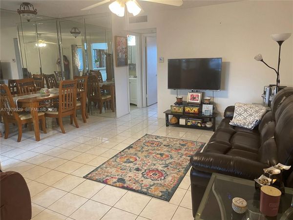 5300 Washington St, Unit J312, Hollywood, FL 33021