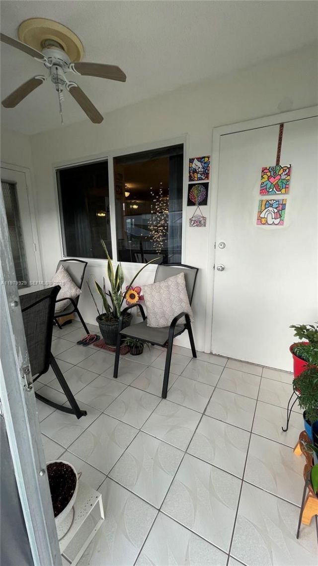 5300 Washington St, Unit J312, Hollywood, FL 33021 Photo