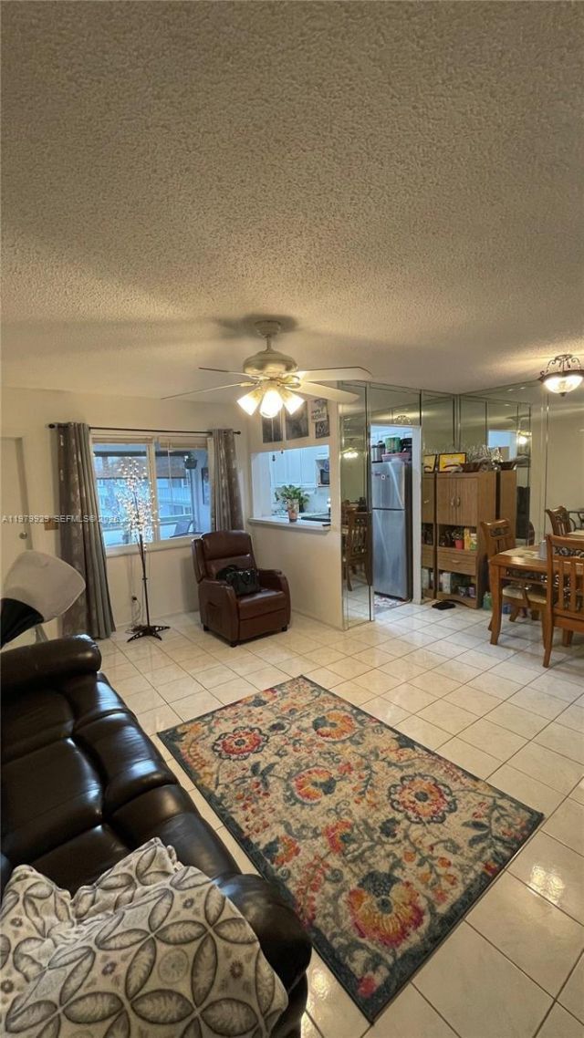 5300 Washington St, Unit J312, Hollywood, FL 33021 Photo