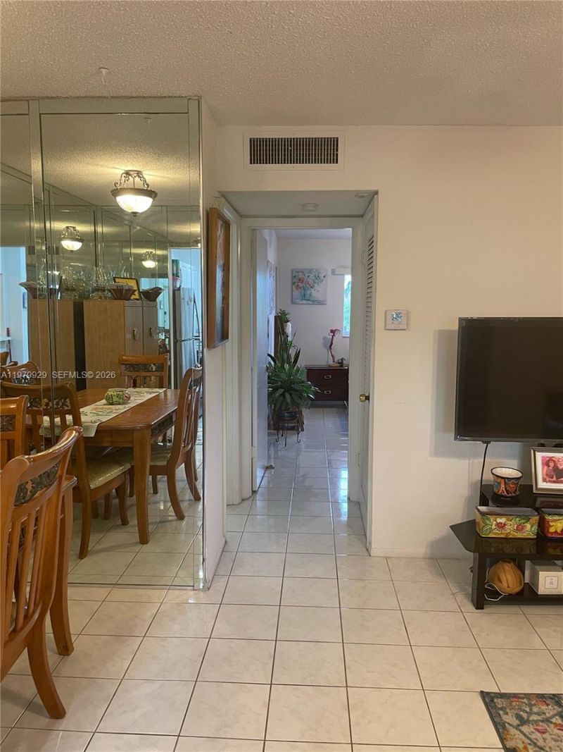 5300 Washington St, Unit J312, Hollywood, FL 33021 Photo