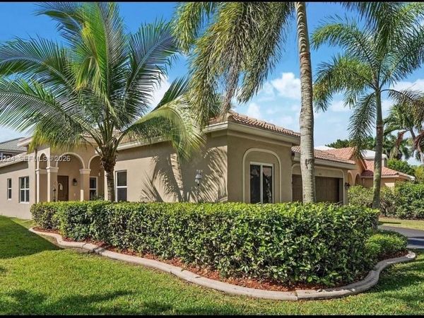 4321 Willow Ridge Dr, Weston, FL 33331