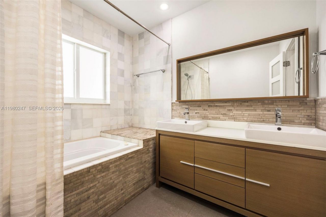 6609 SW 62nd Ter , South Miami, FL 33143 Photo