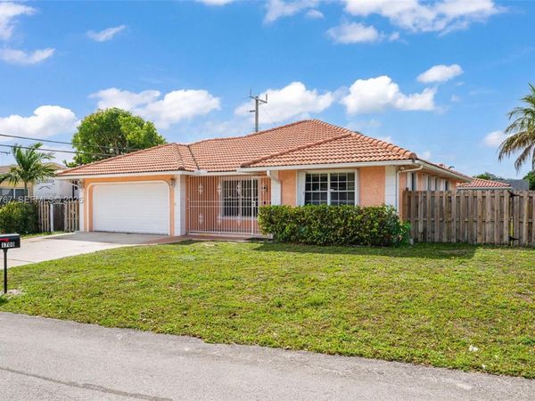1700 SW 97th Ave , Miramar, FL 33025