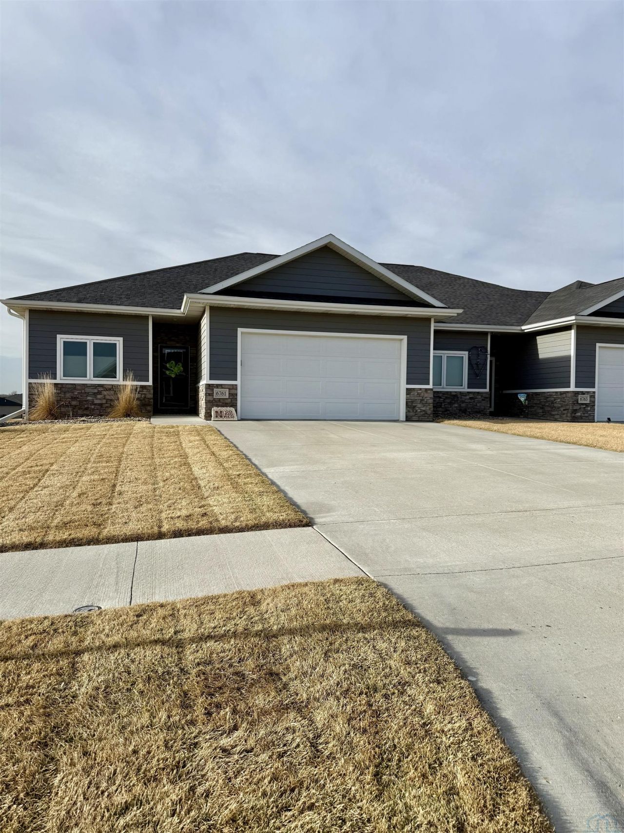 6761 Windsong Ct, Sioux City, IA 51106 Main Photo